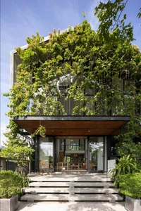 Best Modern Door Designs 2026: Real-Life Home Inspiration - image 19