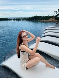 Vietnamese Celeb Roundup: Phi Hung Addresses Marriage Rumors and Emotional Farewells - image 36