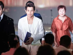 Vietnamese Celeb Roundup: Phi Hung Addresses Marriage Rumors and Emotional Farewells - image 13