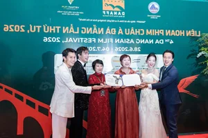 Vietnamese Celeb Roundup: Phi Hung Addresses Marriage Rumors and Emotional Farewells - image 39