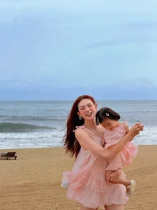 Vietnamese Celeb Roundup: Phi Hung Addresses Marriage Rumors and Emotional Farewells - image 45