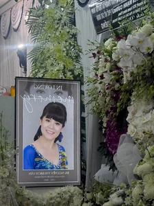 Vietnamese Celeb Roundup: Phi Hung Addresses Marriage Rumors and Emotional Farewells - image 42