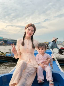 Vietnamese Celeb Roundup: Phi Hung Addresses Marriage Rumors and Emotional Farewells - image 46