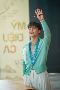 Vietnamese Celeb Roundup: Phi Hung Addresses Marriage Rumors and Emotional Farewells - image 22