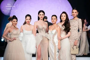 Thai Superstar Mai Davika Sparks Excitement alongside Vietnamese Celebrities - image 6