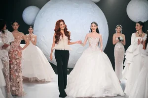 Thai Superstar Mai Davika Sparks Excitement alongside Vietnamese Celebrities - image 1