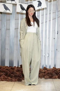 Jeon Ji Hyun Shines with Elegant High-End Party Fashion - image 1