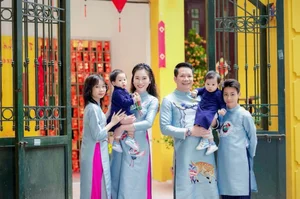 Shark Hung's Wife, a Former Beauty Queen, Radiates Elegance During Pregnancy - image 2
