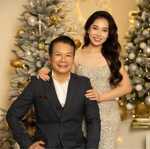 Shark Hung's Wife, a Former Beauty Queen, Radiates Elegance During Pregnancy - image 3
