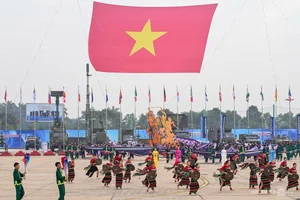 Spectacular Aerial Displays and Flare Launches at the Vietnam International Defense Expo 2024 - image 4