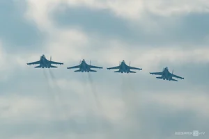 Spectacular Aerial Displays and Flare Launches at the Vietnam International Defense Expo 2024 - image 5
