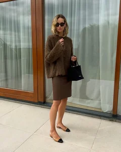 10 Elegant Ways to Style Flat Shoes According to Blogger Anouk Yve - image 8