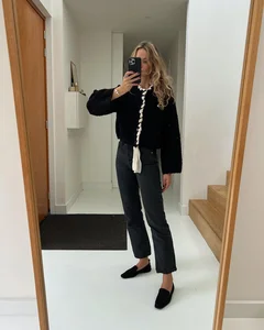 10 Elegant Ways to Style Flat Shoes According to Blogger Anouk Yve - image 6