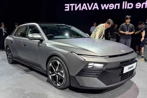 First Look: The 2027 Hyundai Elantra Debuts with Bold Design and Tech Enhancements - image 1
