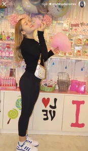 Harper Beckham Showcases Mature Fashion with Limited-Edition Bag - image 4