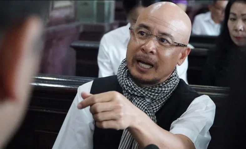 The Secrets Behind Coffee King Dang Le Nguyen Vu’s Iconic Scarf and Brand Aesthetics