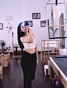 Inside the Inspiring Post-Pregnancy Fitness Journey of Vo Nhat Linh - image 1