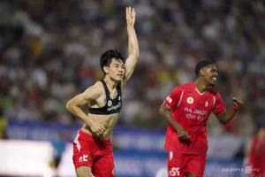 Giant on the Pitch: The Rise of the 2-Meter Striker in Vietnam’s National Super Cup - image 5