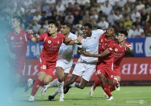 Giant on the Pitch: The Rise of the 2-Meter Striker in Vietnam’s National Super Cup - image 10