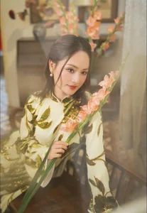 The Inspiring Journey of Vietnamese Actress Lan Phuong: Love, Resilience, and Finding True Happiness - image 5