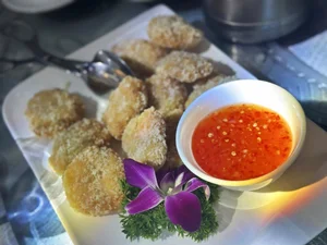 Inside the Luxurious Multi-Style Wedding Menu of Doan Van Hau and Doan Hai My - image 6