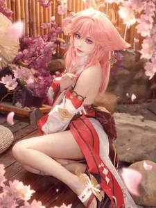 99+ Bold and Seductive Yae Miko Cosplay Images from Genshin Impact - image 34