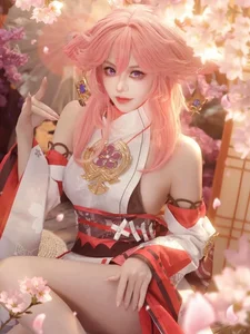 99+ Bold and Seductive Yae Miko Cosplay Images from Genshin Impact - image 14