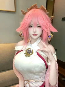 99+ Bold and Seductive Yae Miko Cosplay Images from Genshin Impact - image 18