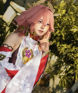 99+ Bold and Seductive Yae Miko Cosplay Images from Genshin Impact - image 8
