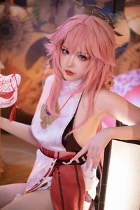 99+ Bold and Seductive Yae Miko Cosplay Images from Genshin Impact - image 37