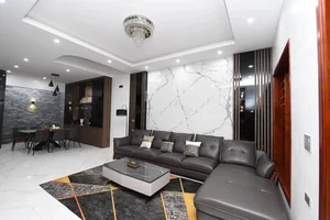 Inside the Luxurious Life of Footballer Que Ngoc Hai and His Wife - image 4