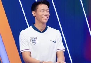 Inside the Luxurious Life of Footballer Que Ngoc Hai and His Wife - image 2