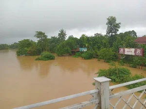 Phuoc Tich Ancient Village Faces Historic and Rare Flooding - image 2
