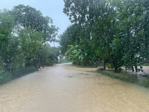 Phuoc Tich Ancient Village Faces Historic and Rare Flooding - image 5