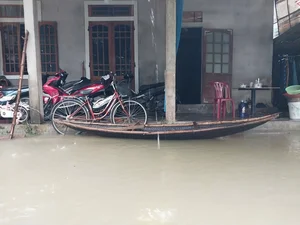 Phuoc Tich Ancient Village Faces Historic and Rare Flooding - image 0