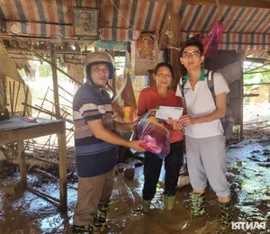 Dan Tri Newspaper Delivers Emergency Aid to Flood-Affected Family in Yen Bai - image 16