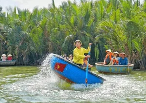 The Mesmerizing Basket Boat Dance of Bay Mau Coconut Forest in Hoi An - image 3