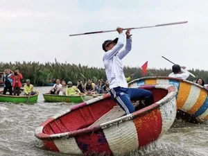 The Mesmerizing Basket Boat Dance of Bay Mau Coconut Forest in Hoi An - image 6