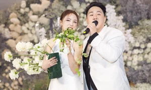Mai Phuong Thuy and Celebrities Light Up Midu's Wedding Reception - image 11