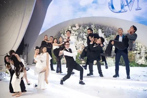 Mai Phuong Thuy and Celebrities Light Up Midu's Wedding Reception - image 12