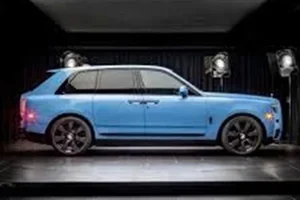Ultra-Luxury Rolls-Royce Cullinan Features Exclusive Van Lam Color Scheme - image 1