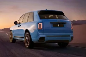Ultra-Luxury Rolls-Royce Cullinan Features Exclusive Van Lam Color Scheme - image 7