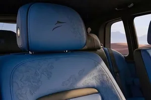 Ultra-Luxury Rolls-Royce Cullinan Features Exclusive Van Lam Color Scheme - image 6