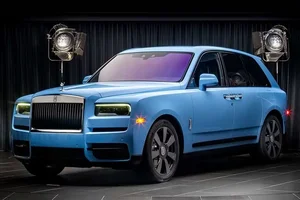 Ultra-Luxury Rolls-Royce Cullinan Features Exclusive Van Lam Color Scheme - image 8