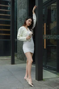 Xiao Bao White Hip Skirt IESS Elegant Collection - image 7