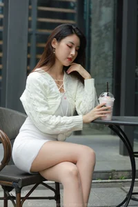Xiao Bao White Hip Skirt IESS Elegant Collection - image 10