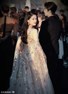 Cecilia Cheung and Guli Nazha Shine at Paris Fashion Week - image 8