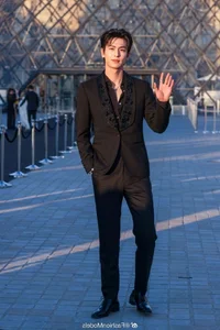 Cecilia Cheung and Guli Nazha Shine at Paris Fashion Week - image 5