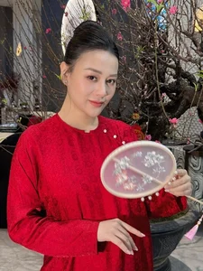 Phuong Oanh Joins Husband Shark Binh at Year-End Celebration - image 6