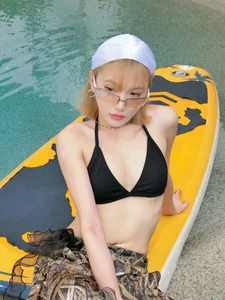 Who Is the Glamorous Singer Connected to ViruSs in Recent Rumors? - image 1
